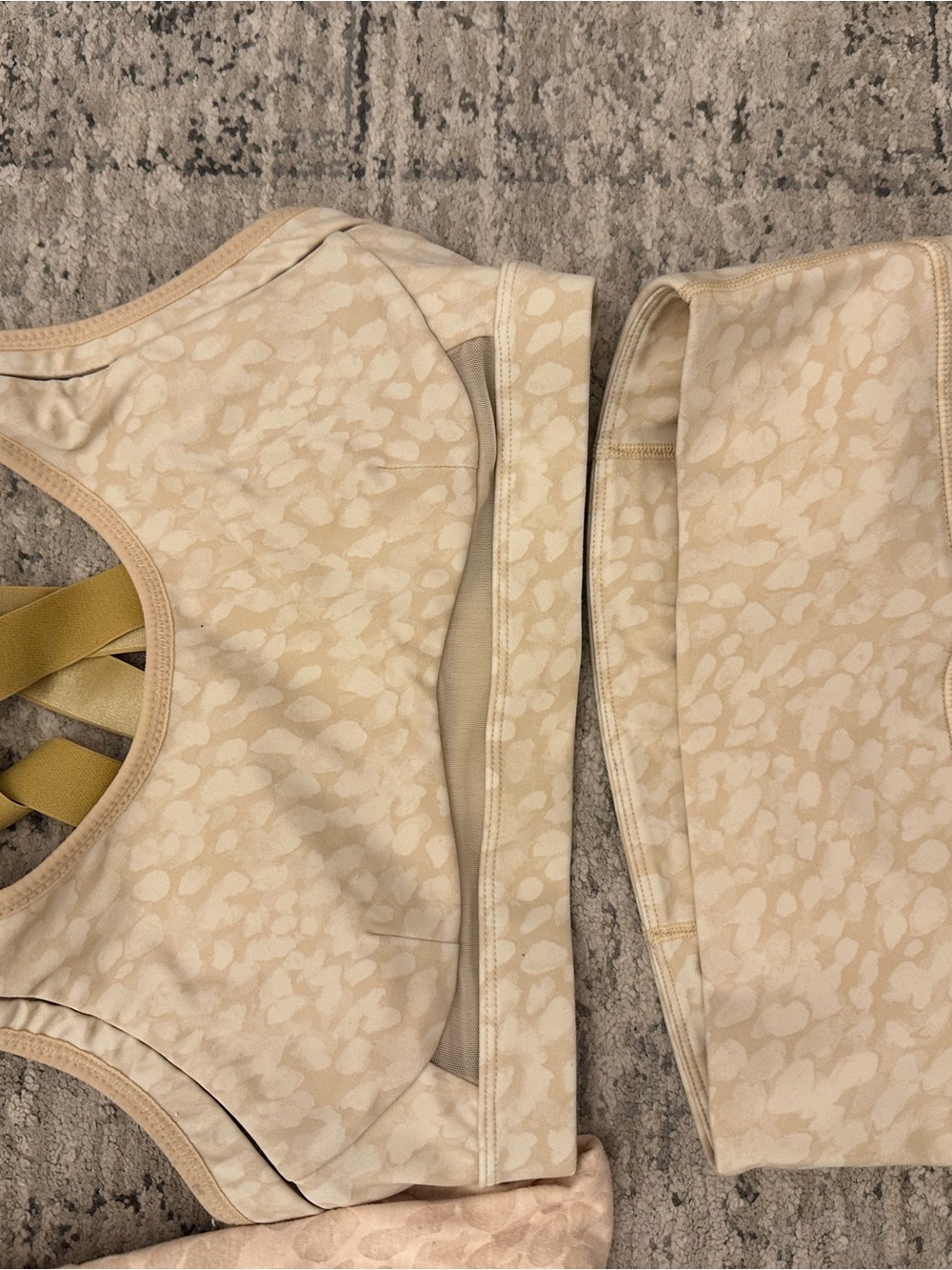 Fabletics 3 piece set - Picture 4 of 12